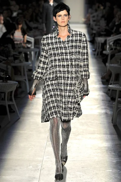 Look 2